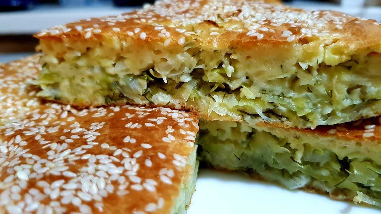 Заливной пирог с капустой на сковороде на плите | меню недели