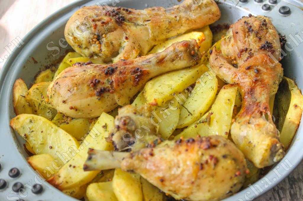 Запеченная курица с картошкой в мультиварке: окорочка, ножки, бедра