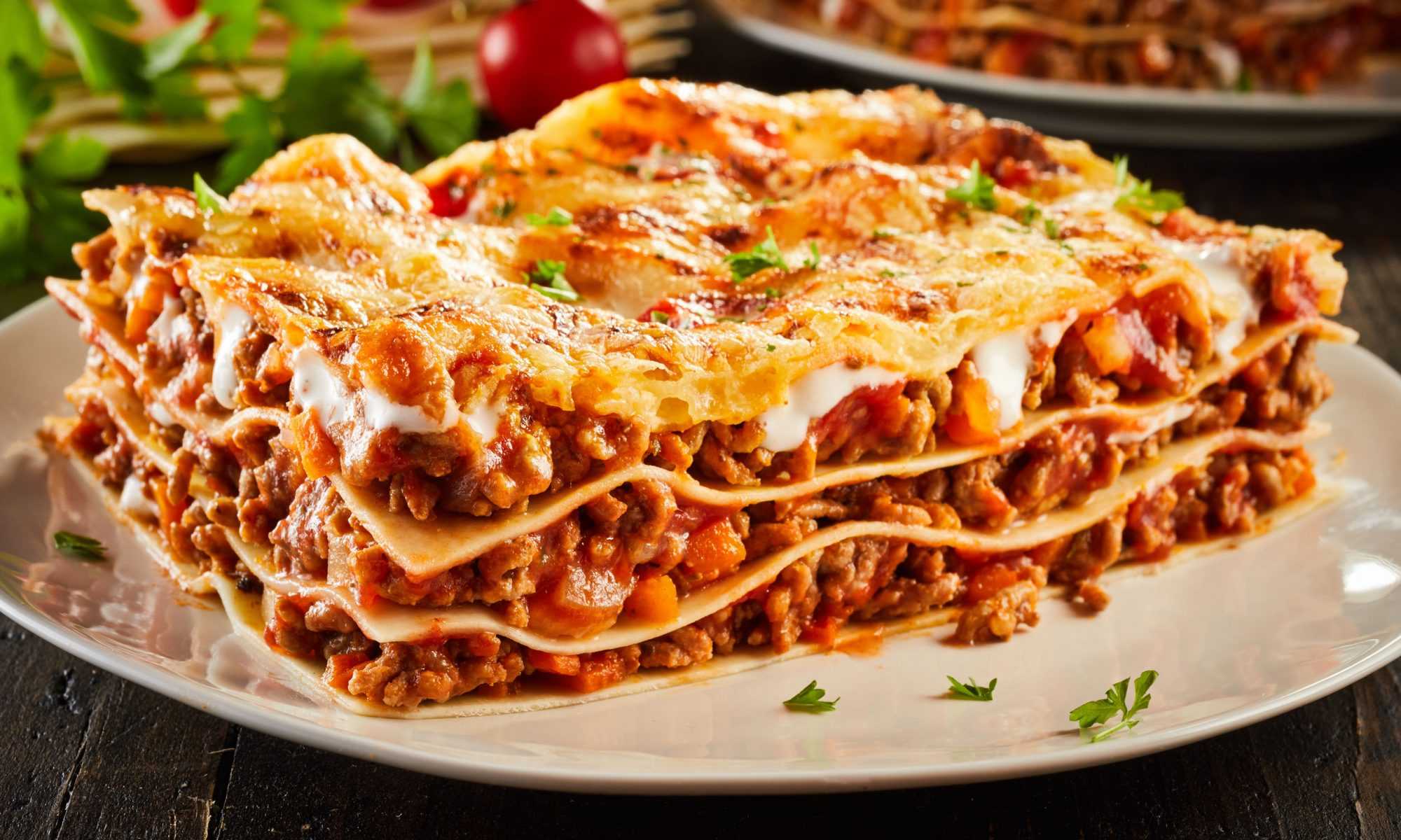 Рецепты салатов, первых блюд, закусок, вторых блюд, гарниров, закаток, выпечек, десертов и напитков | wowcook.net 
вкуснейшая домашняя лазанья, рецепт с фото