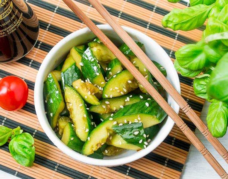 Рецепт недели на этот раз – простой и вкусный салат из так называемых битых огурцов