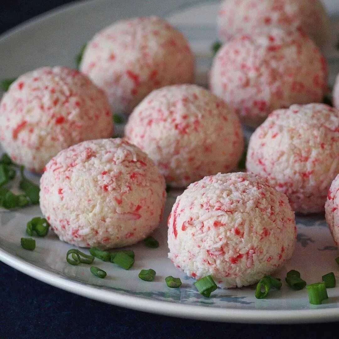 Рецепты салатов, первых блюд, закусок, вторых блюд, гарниров, закаток, выпечек, десертов и напитков | wowcook.net 
закуски с крабовыми палочками, рецепты с фото | wowcook.net