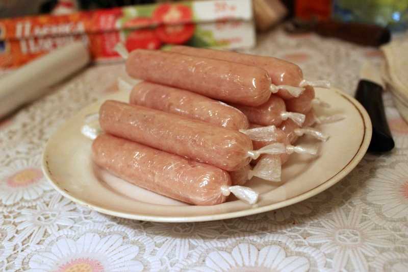 Домашние сосиски: 8 полезных рецептов