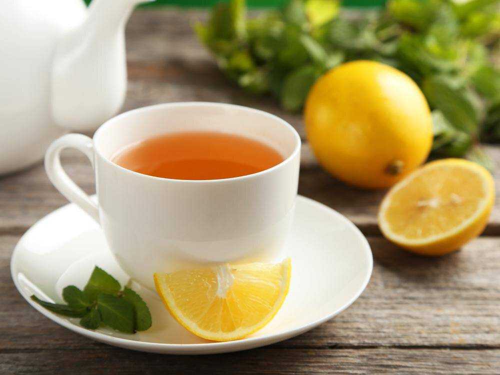 Ароматный чай с лимоном: чем он полезен и вреден? интересные сведения о любимом напитке, а также о его пользе и вреде