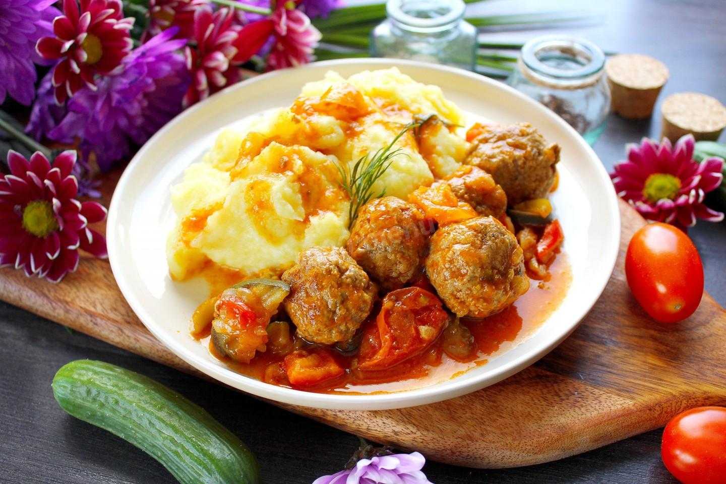 Тефтели с подливкой - 5 вкуснейших пошаговых рецептов с фото