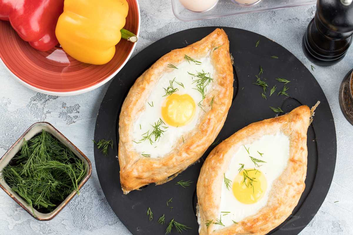 8 способов приготовить вкусные хачапури по-аджарски