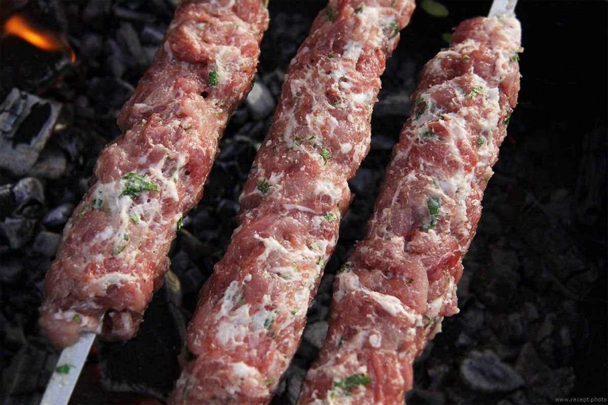 Люля-кебаб из курицы на мангале - 8 пошаговых фото в рецепте