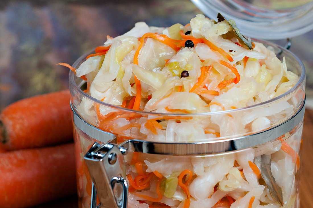 Маринованная капуста со свеклой: 5 вкусных рецептов быстрого приготовления