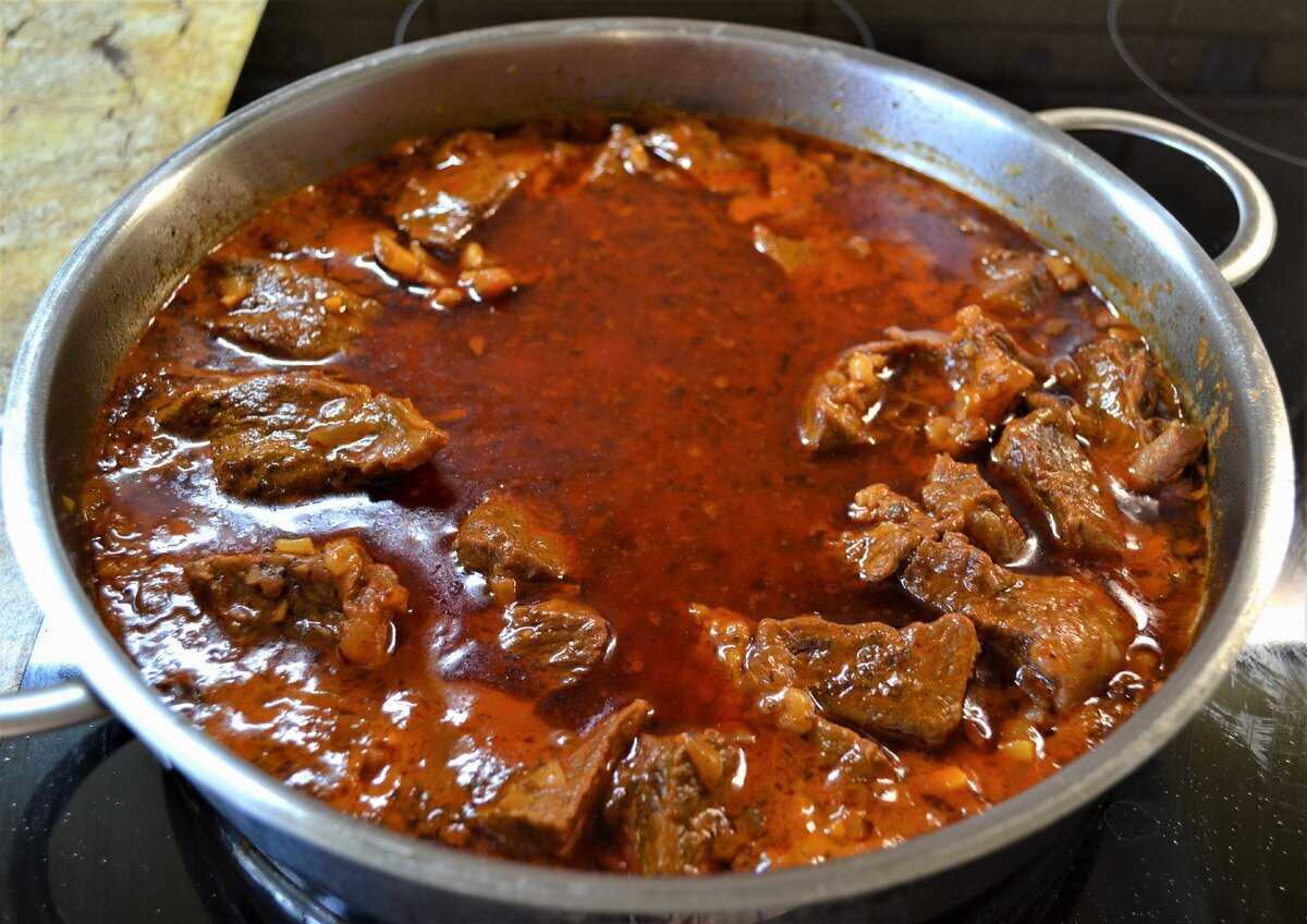 Гуляш из индейки – 8 рецептов вкусного приготовления