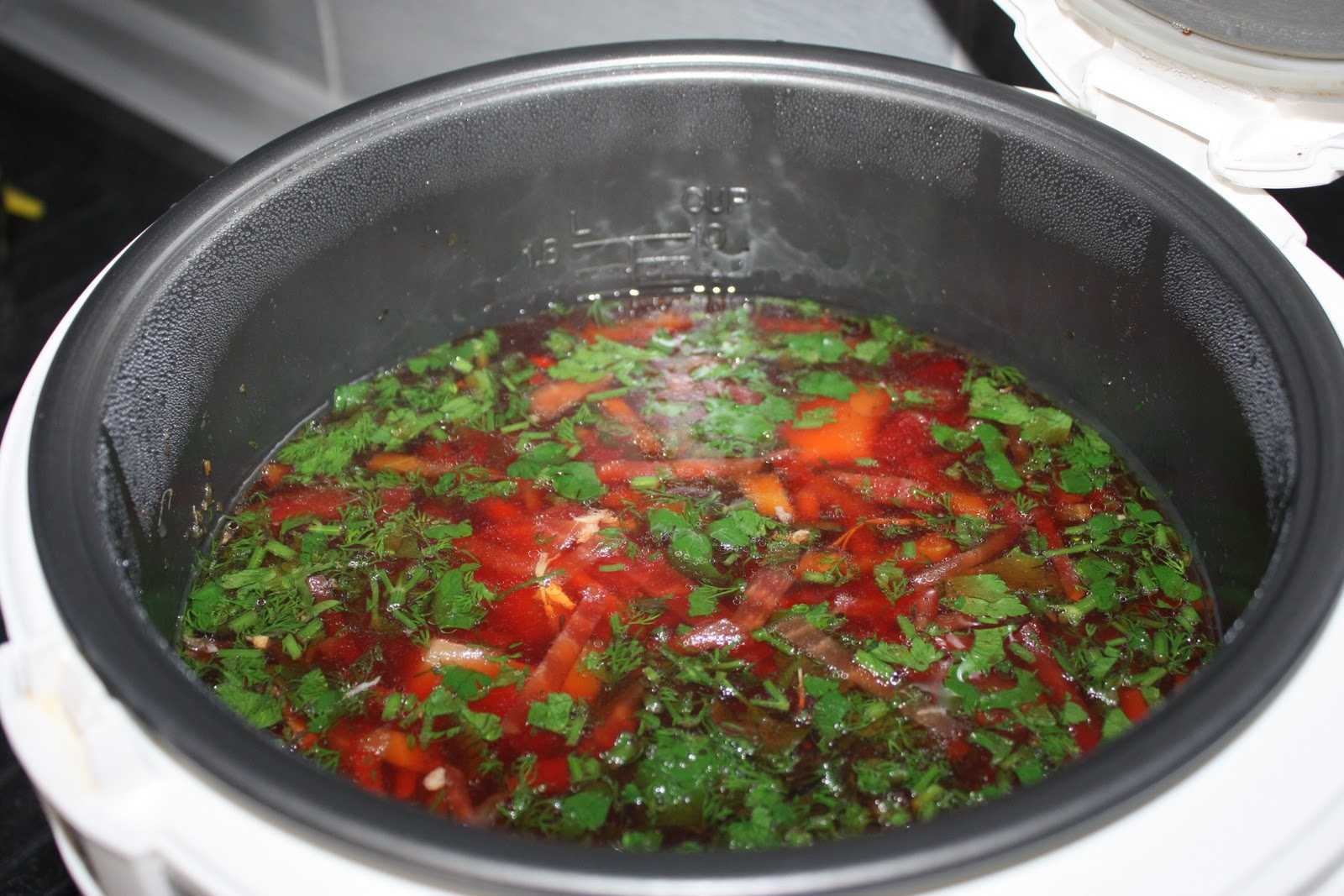 Свекольник с говядиной горячий пошаговый. свекольник с мясом в мультиварке. рецепт приготовления с ботвой