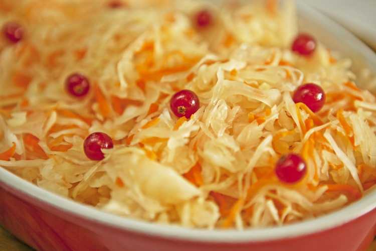Квашеная капуста с клюквой – 9 рецептов вкусной, хрустящей квашенной капусты домашнего приготовления