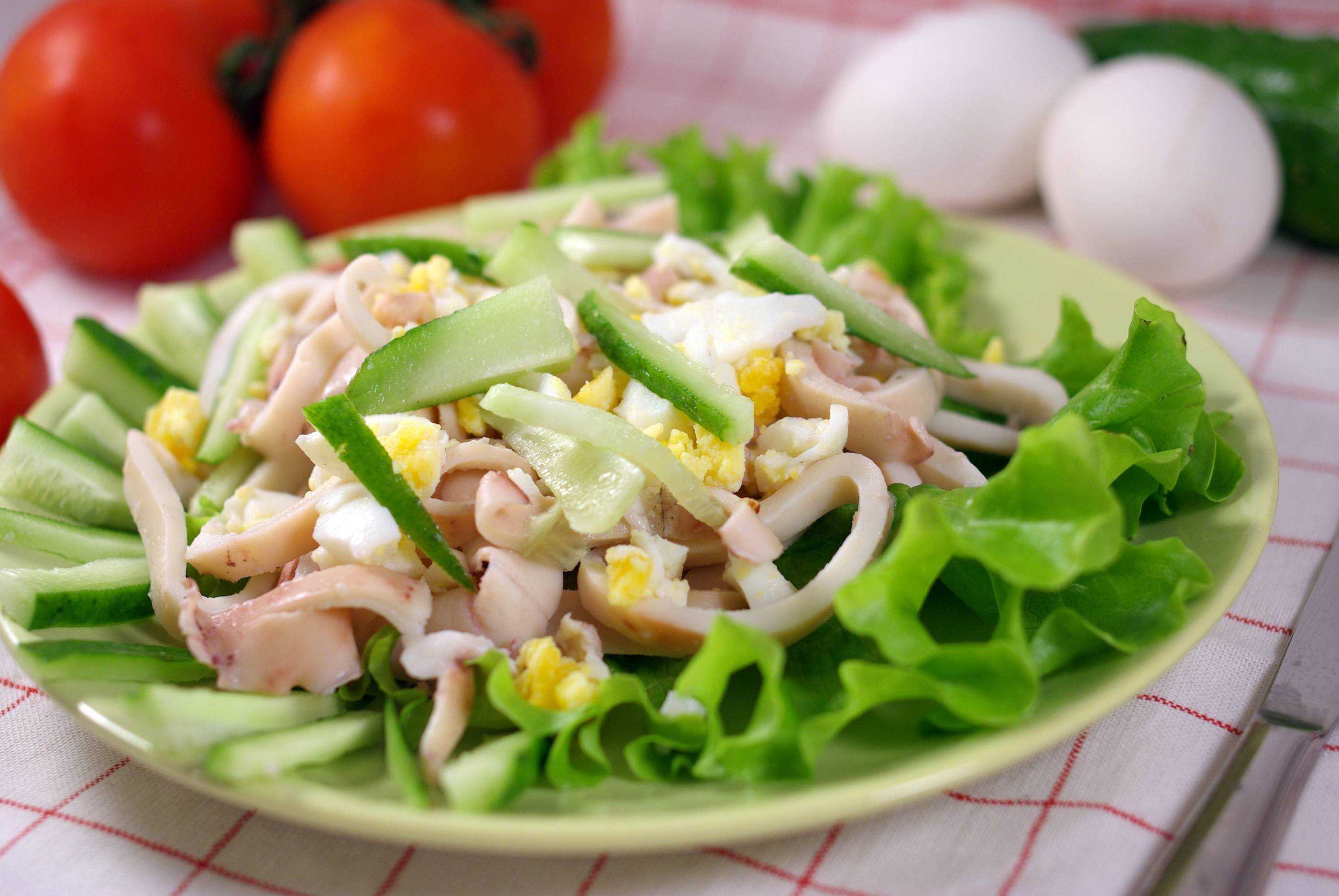 Салаты из кальмаров — 15 простых и очень вкусных рецептов