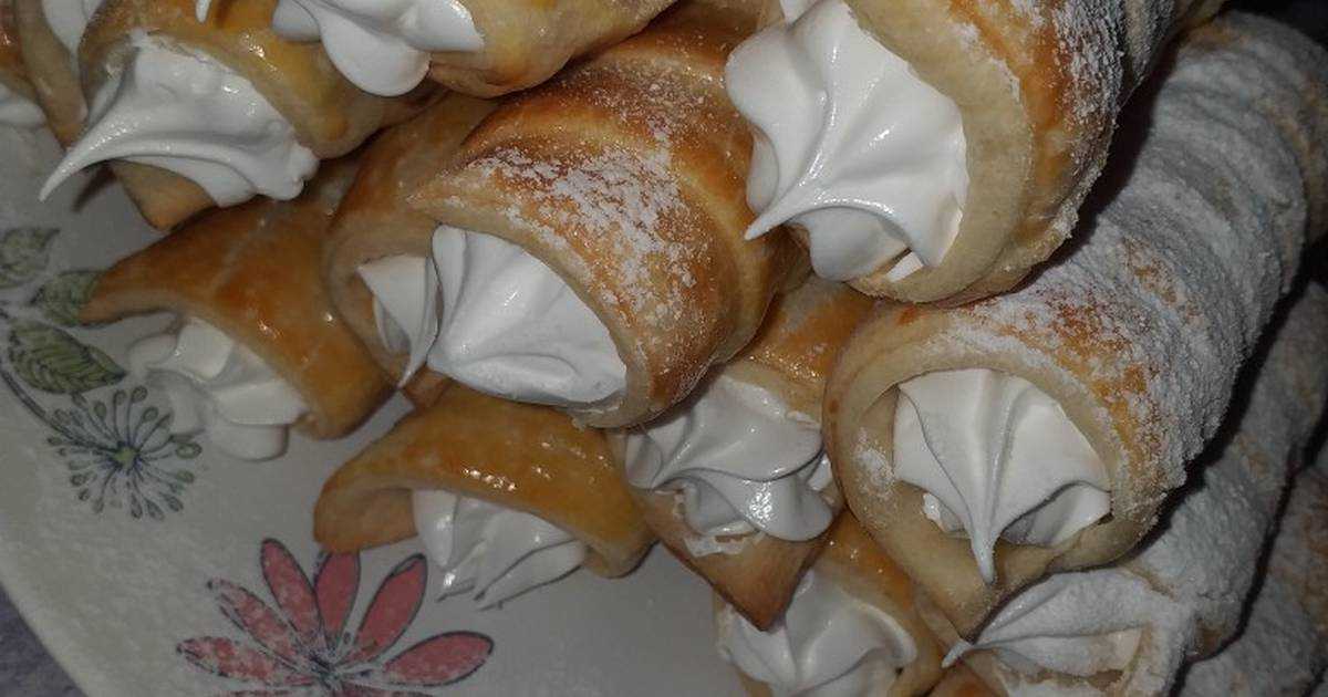 Слоёные трубочки с белковым кремом