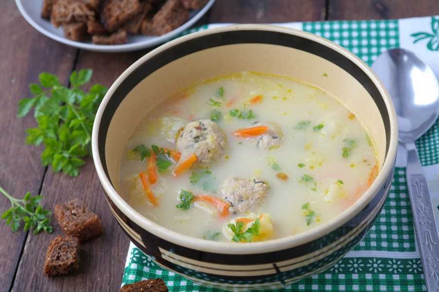 Куриный суп с домашней лапшой в мультиварке: изумительный вкус и аромат