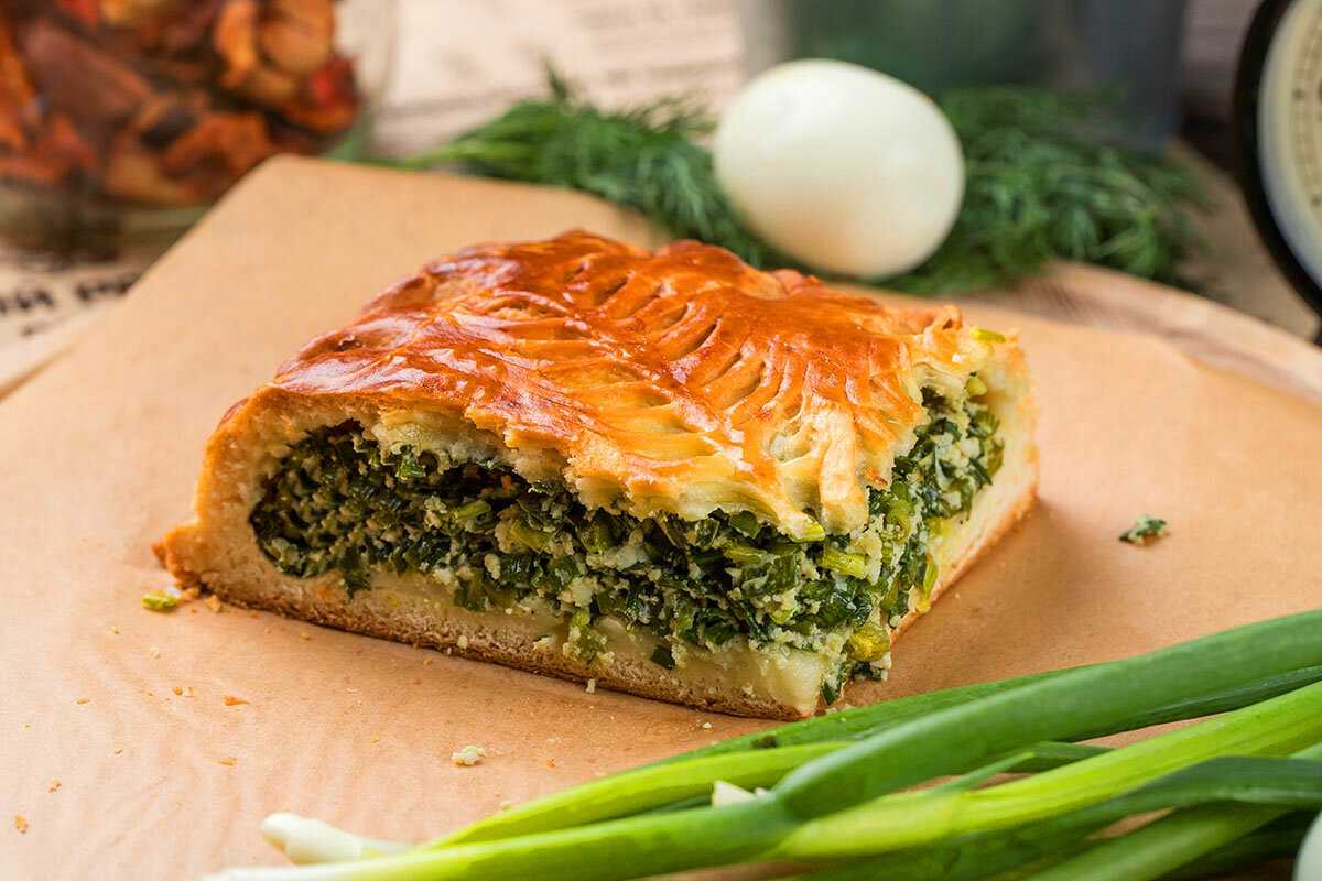 15 отличных рецептов заливного пирога с луком и яйцом
