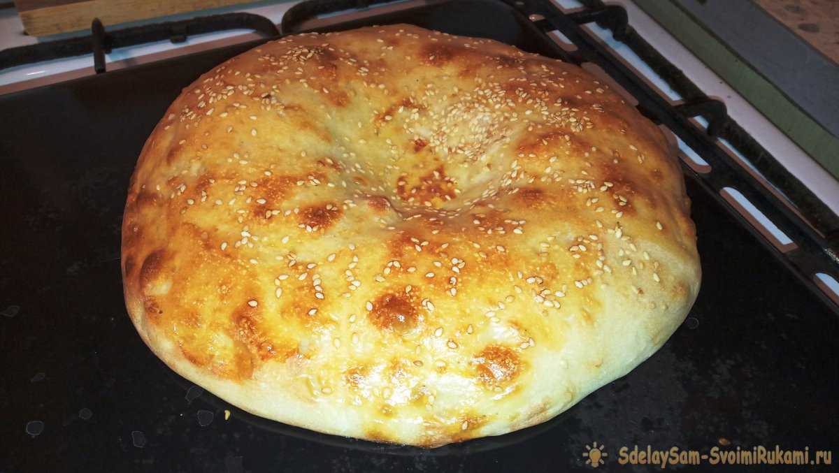 Луковая лепёшка в духовке | рецепты с фото