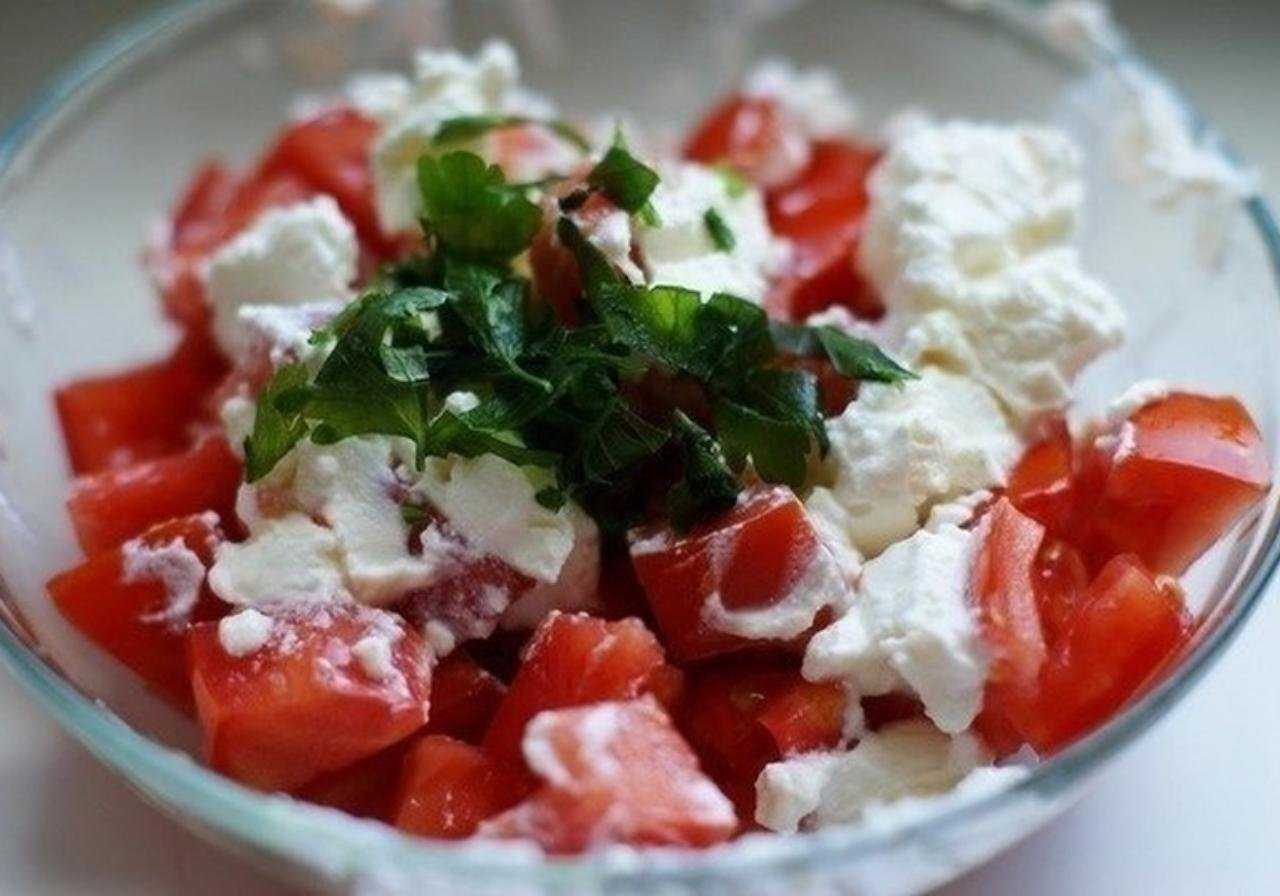 20 простых салатов с творогом на любой вкус