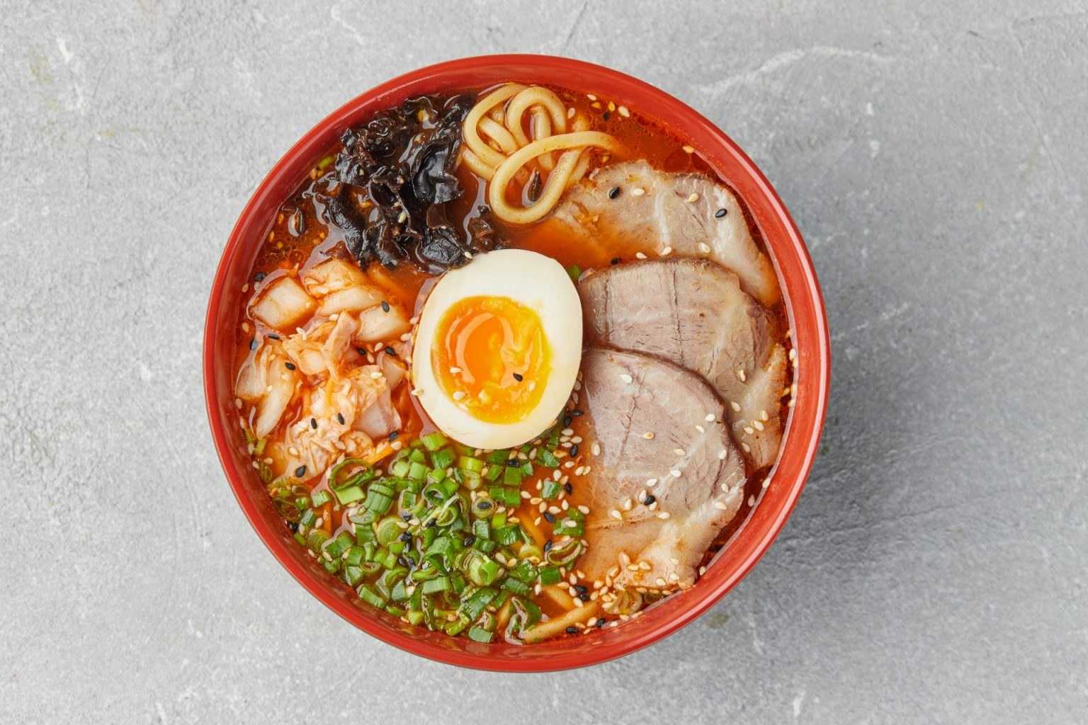 Кимчи — национальное блюдо корейской кухни, которое не только вкусно, но и полезно