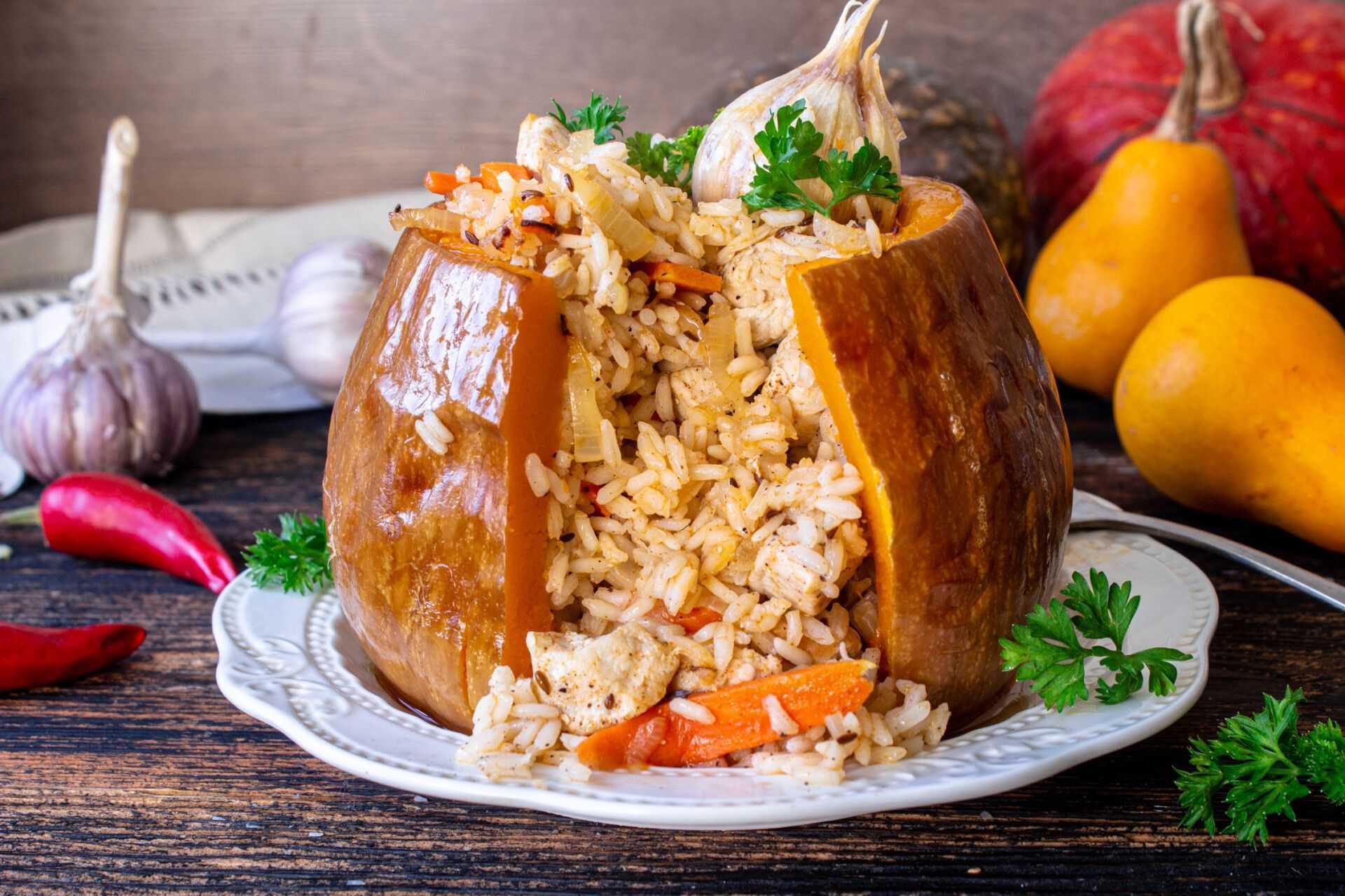 Плов в духовке: мясные и сладкие варианты