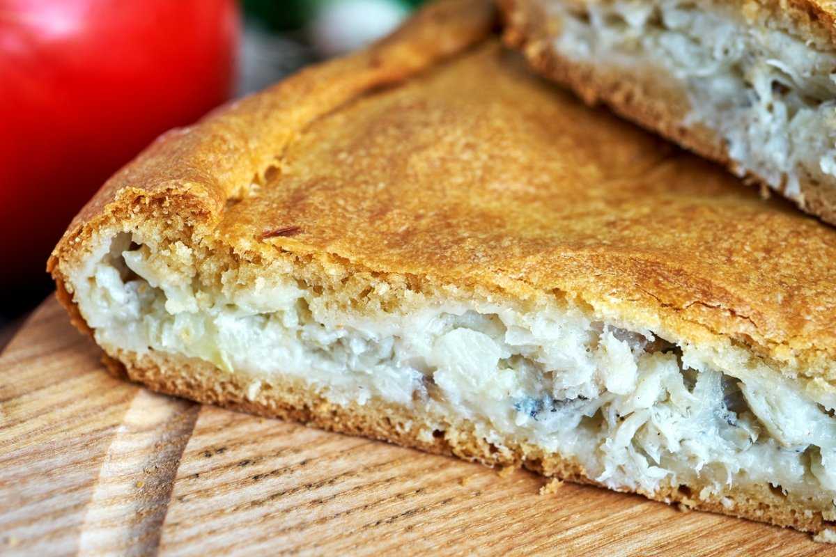 Пирог с рыбой и рисом из дрожжевого теста - пошаговый рецепт с фото |  выпечка