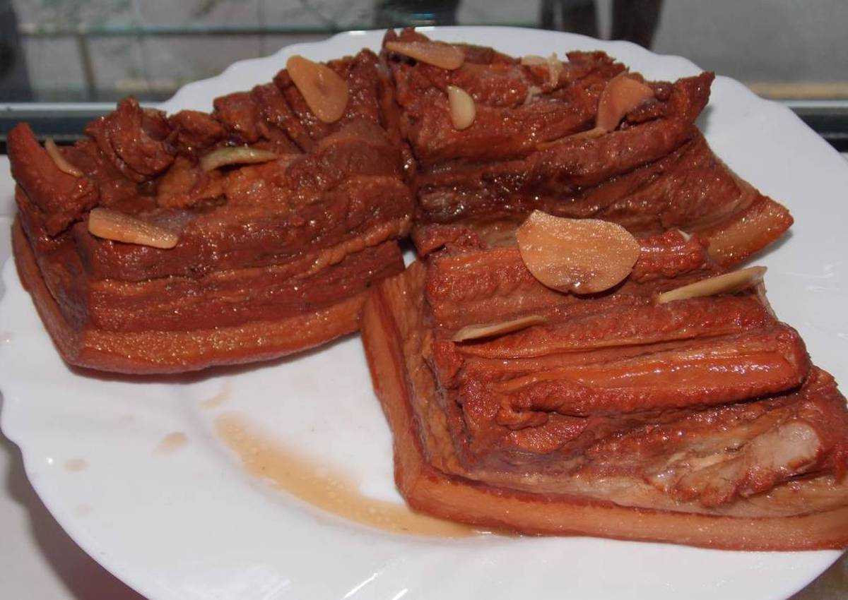 Самые вкусные рецепты грудинки в луковой шелухе: топ-10