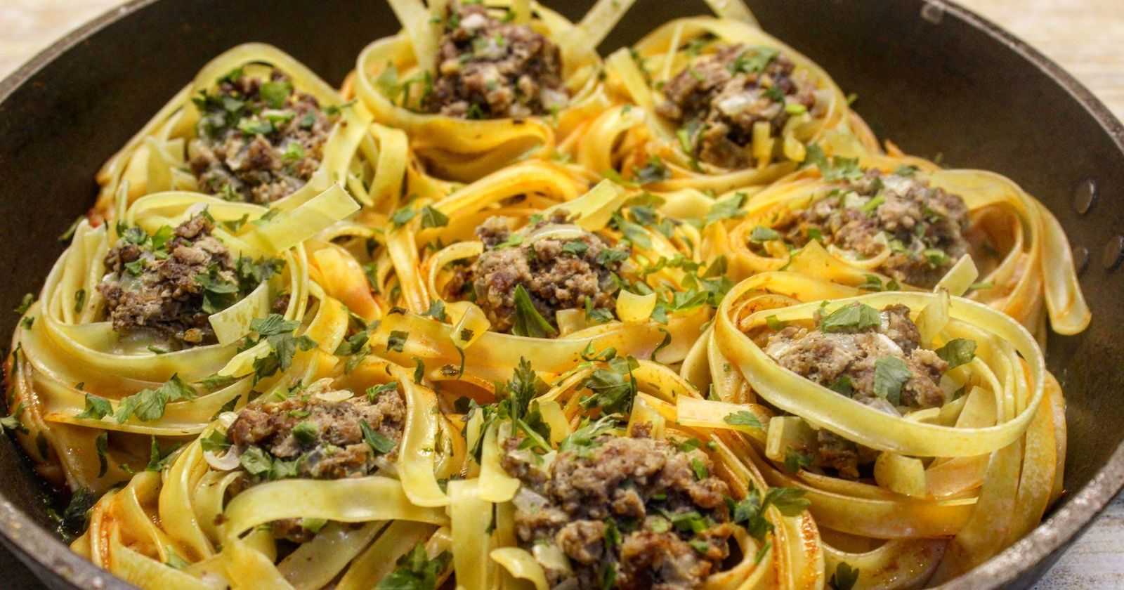Вкусная подлива для котлет с макаронами - вместе мастерим