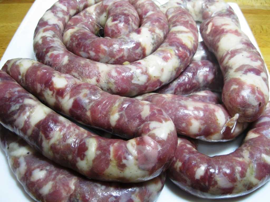 Домашняя колбаса из свинины - рецепт с пошаговыми фото | меню недели