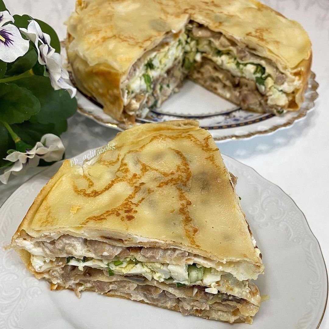 Блинный торт с курицей, сыром и грибами – 7 пошаговых домашних рецептов