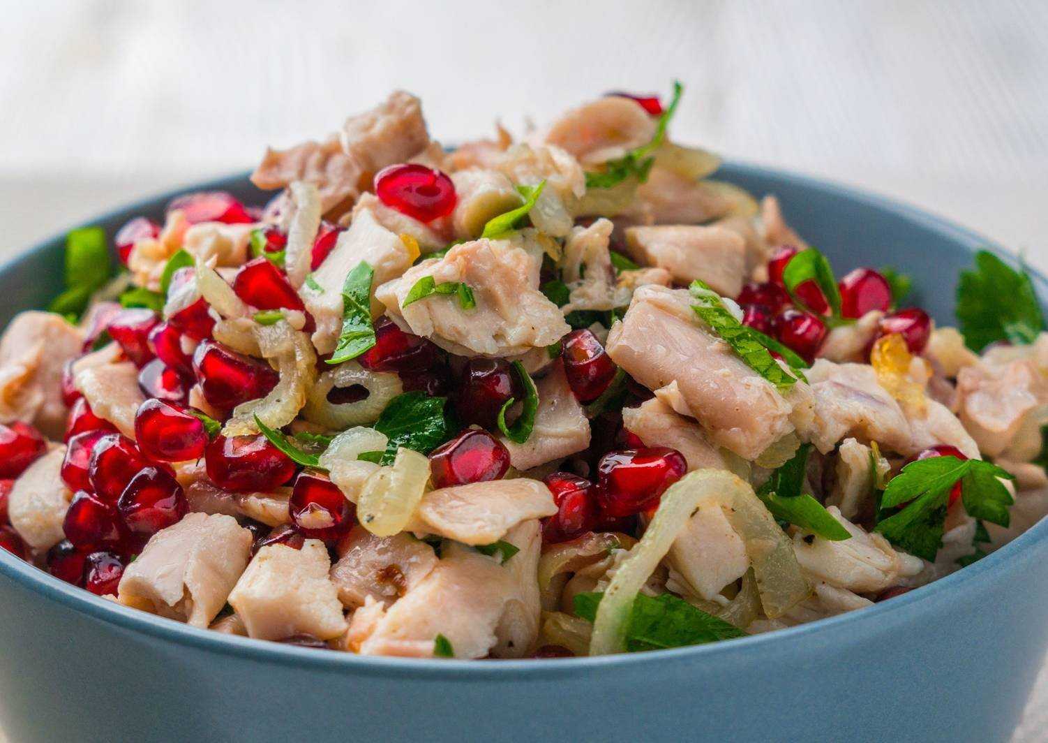 Салаты без майонеза на праздничный стол — 9 простых и вкусных рецептов
