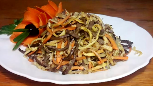 Салаты с яичными блинчиками. простые и вкусные рецепты блинных салатов и тортов на скорую руку
