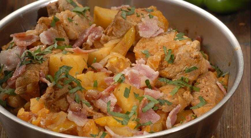 Тушеная капуста с картошкой в мультиварке