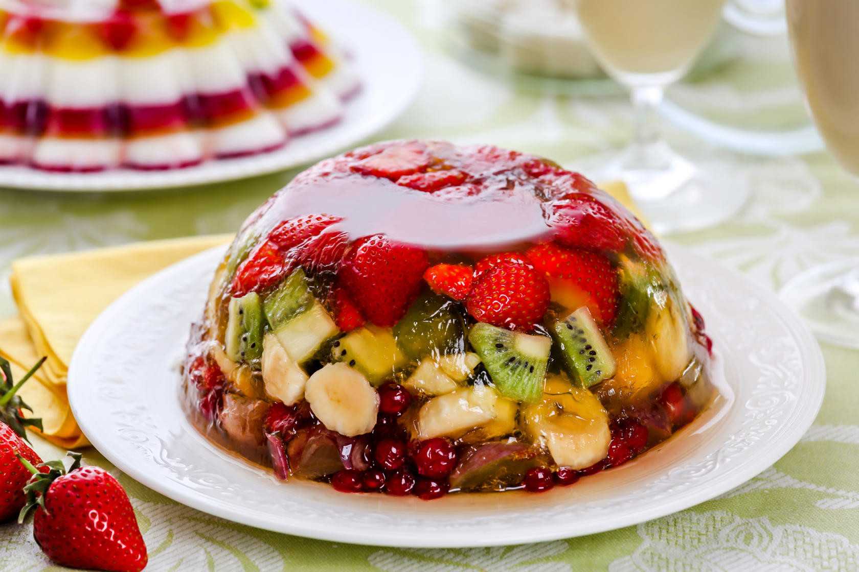 Сметанный десерт с желатином и фруктами, рецепт с фото