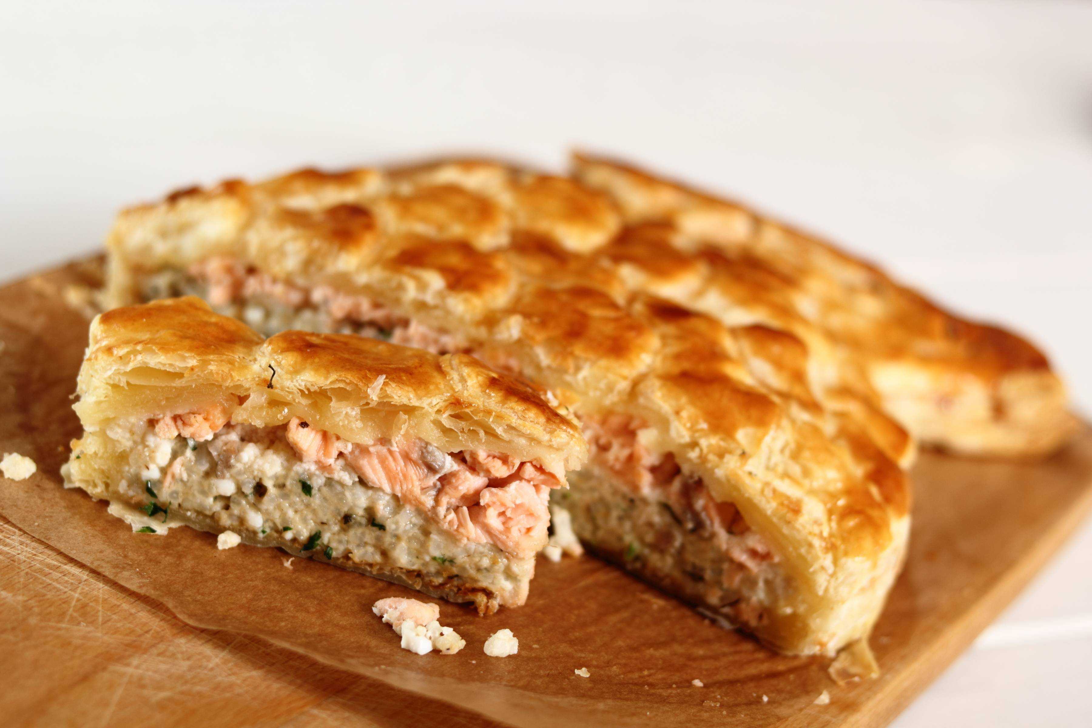 Рыбный пирог из свежей рыбы – 10 вкусных рецептов