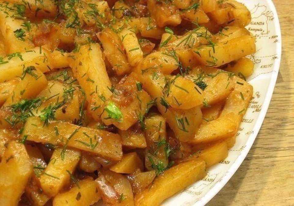 Рецепт жареной картошки с грибами и с луком в мультиварке | меню недели