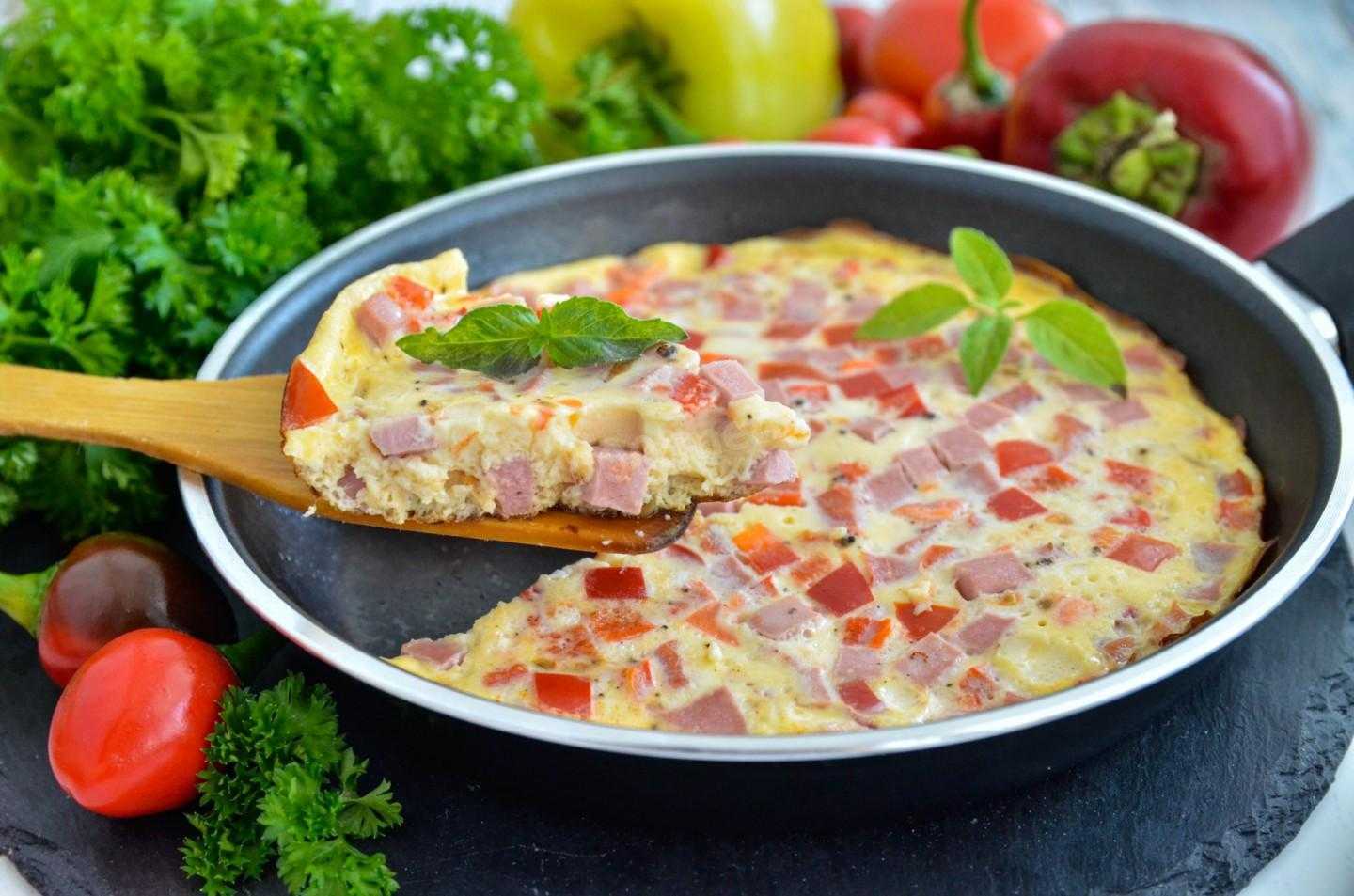 Омлет с помидорами — проверенные рецепты вкусного блюда для завтрака