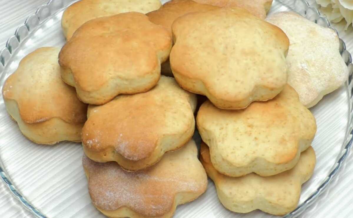 Домашние коржики – вкусная выпечка к чаю! аппетитные варианты домашних коржиков на кефире, сметане, молоке и сливках | салаты | lediveka.ru