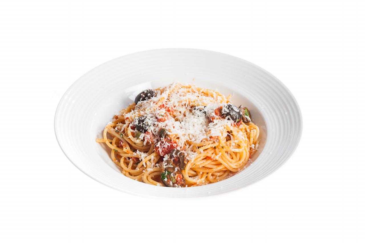 Spaghetti alla chitarra (maccheroncini) with pork and lamb ragù