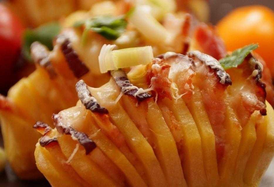 Картошка «гармошка» в духовке – красота из простоты! рецепты картошки «гармошка» с салом, мясом, грибами, овощами, сметаной