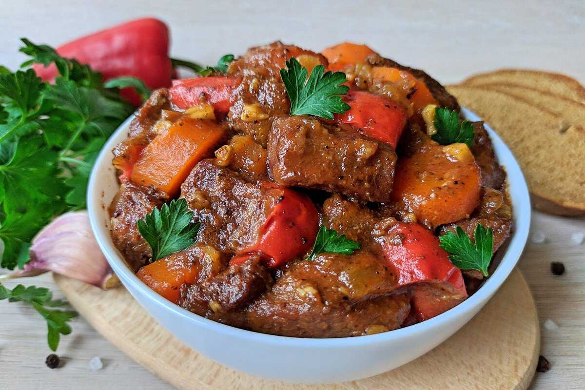 Свинина с черносливом в духовке – 10 простых и вкусных рецептов