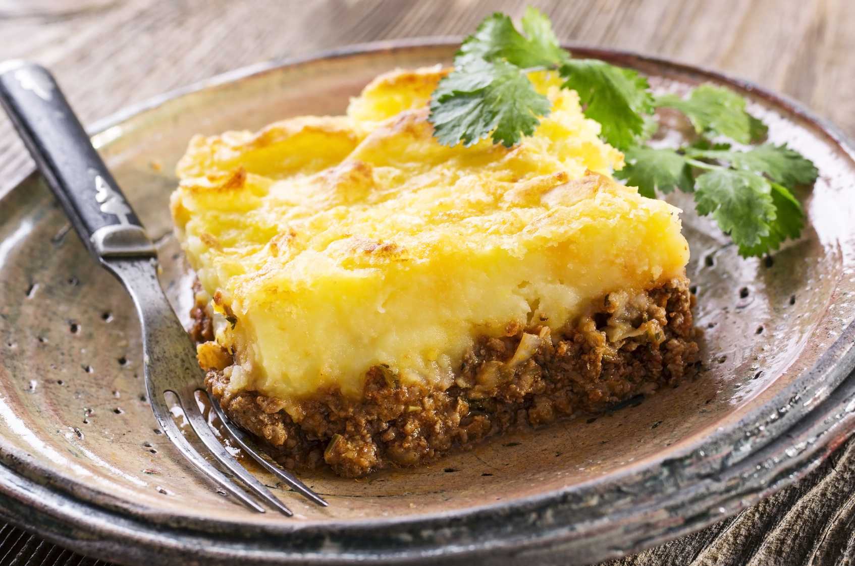 Запеканка с картошкой и фаршем в духовке – 9 вкусных рецептов