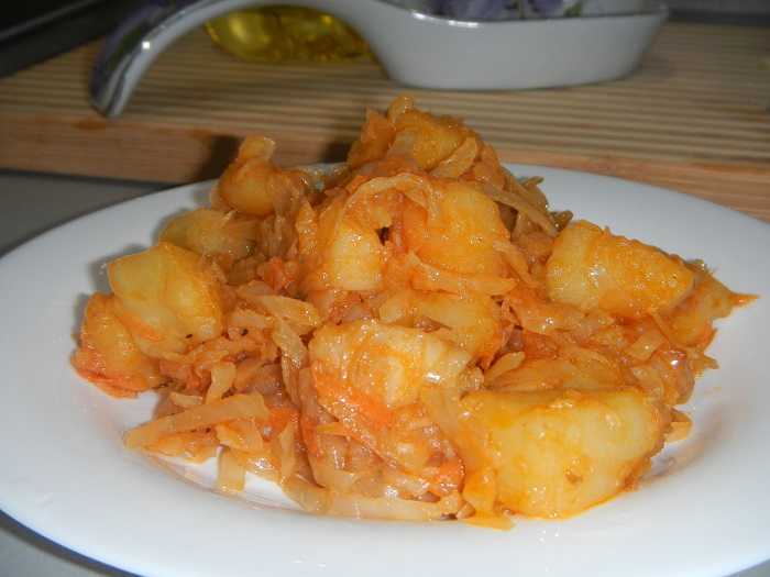Капуста с мясом в мультиварке