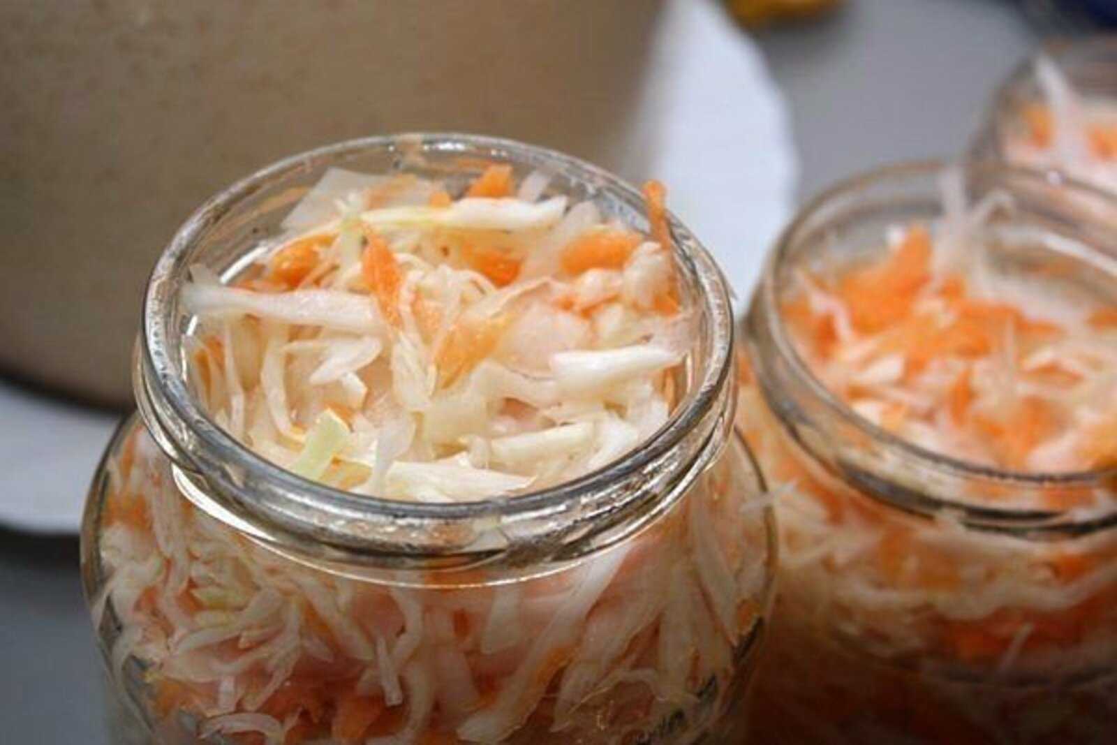 Маринованная капуста на зиму: рецепты быстрого приготовления, очень вкусные заготовки в банках с «аспирином» и рассолом