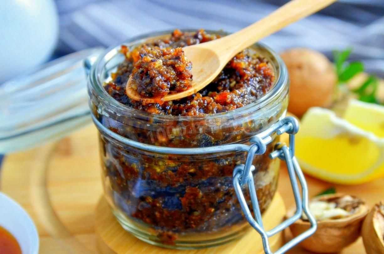 Грецкие орехи с медом: полезные рецепты и способы их применения