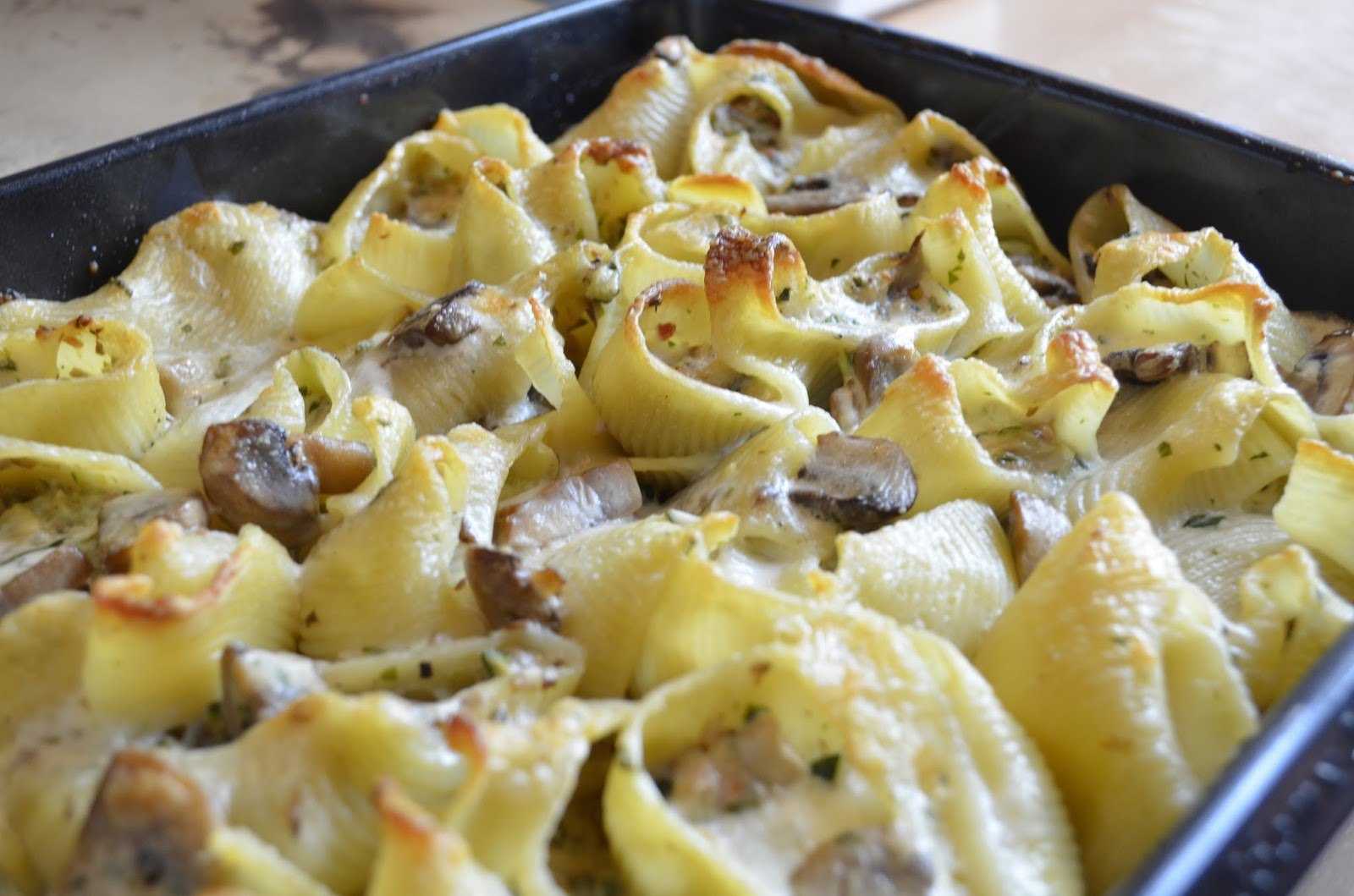 «ракушки» с фаршем, запеченные в духовке и приготовленные на сковороде