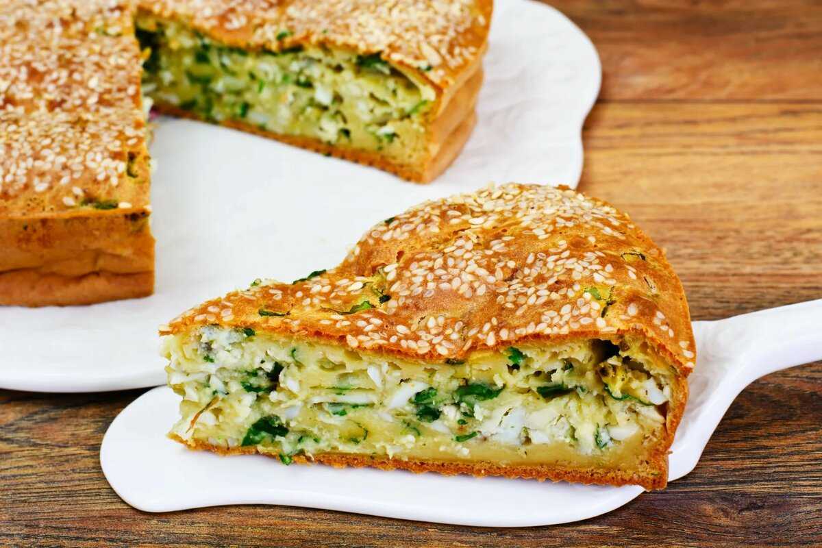 Пирог на сковороде с капустой