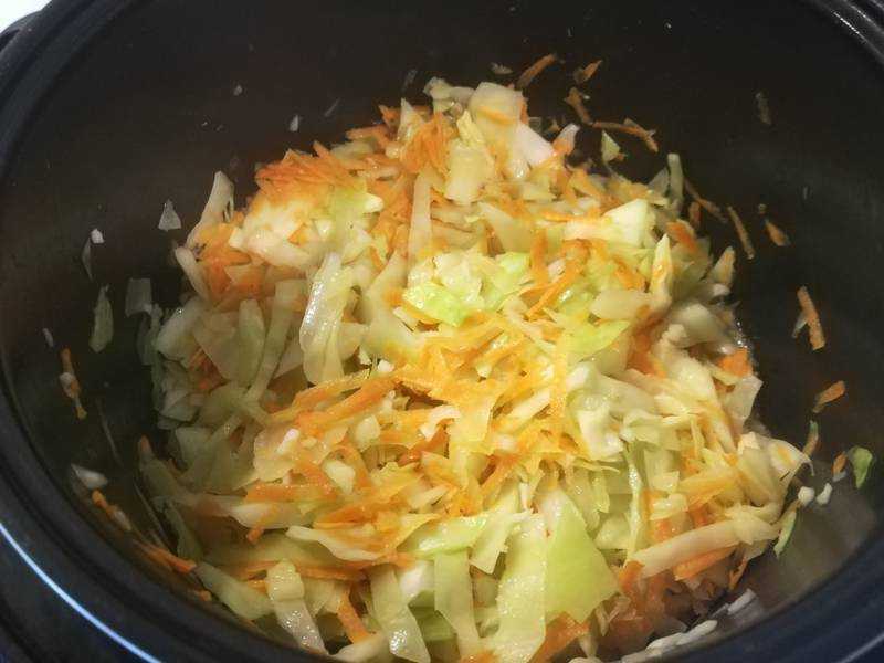 Тушеная капуста с картошкой в мультиварке
