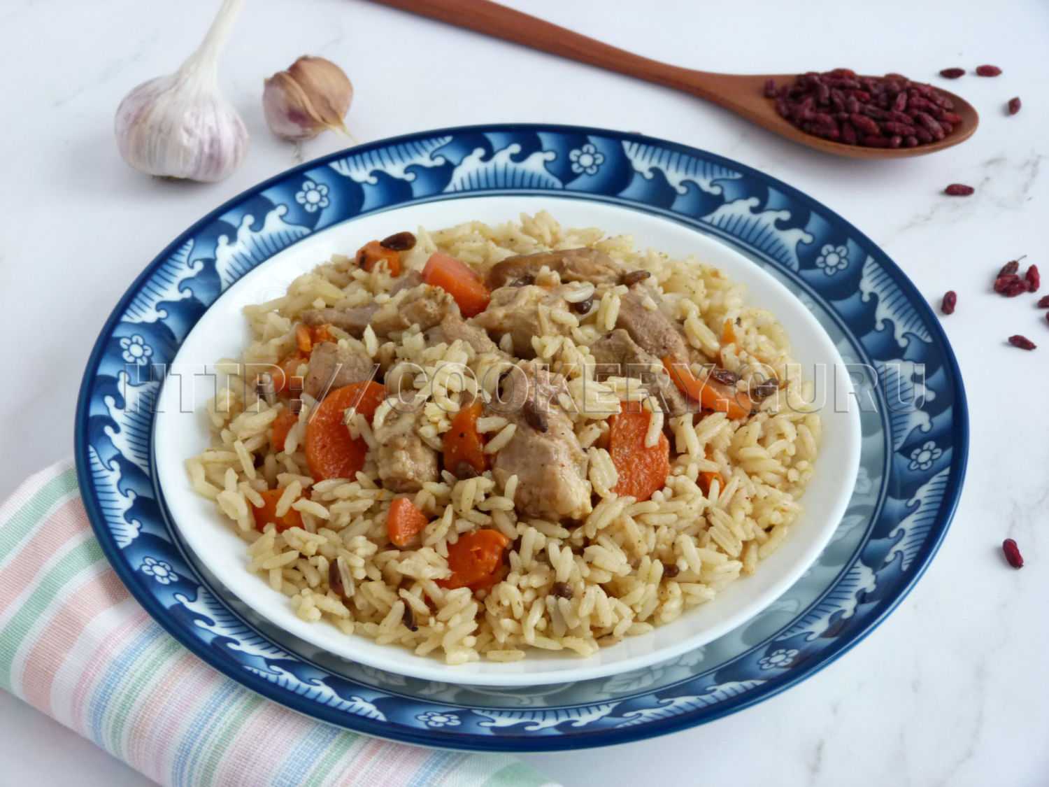 Плов в мультиварке со свининой